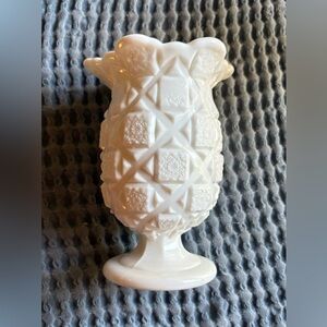 Vintage Westmoreland milk glass vase